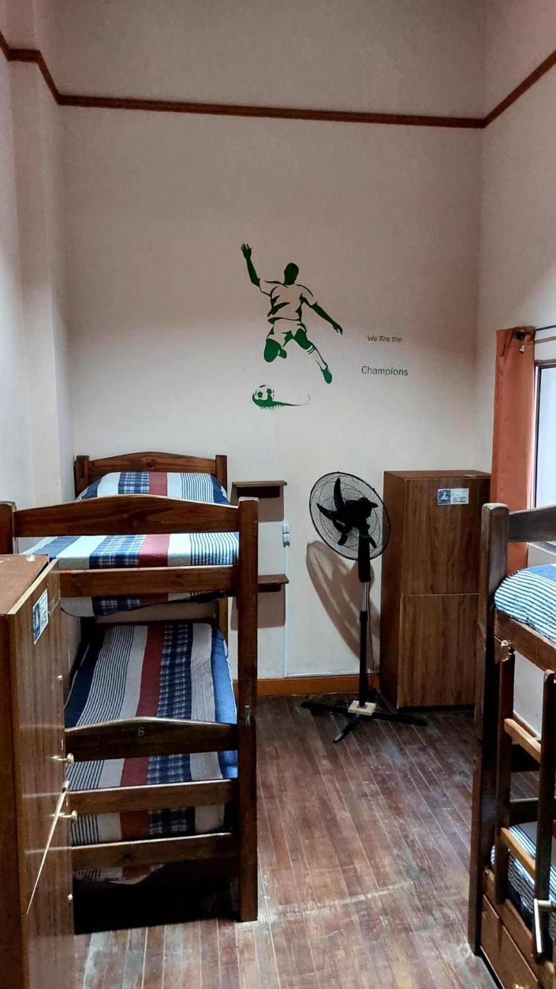 Posada Del Gaucho Hostel Монтевидео Екстериор снимка