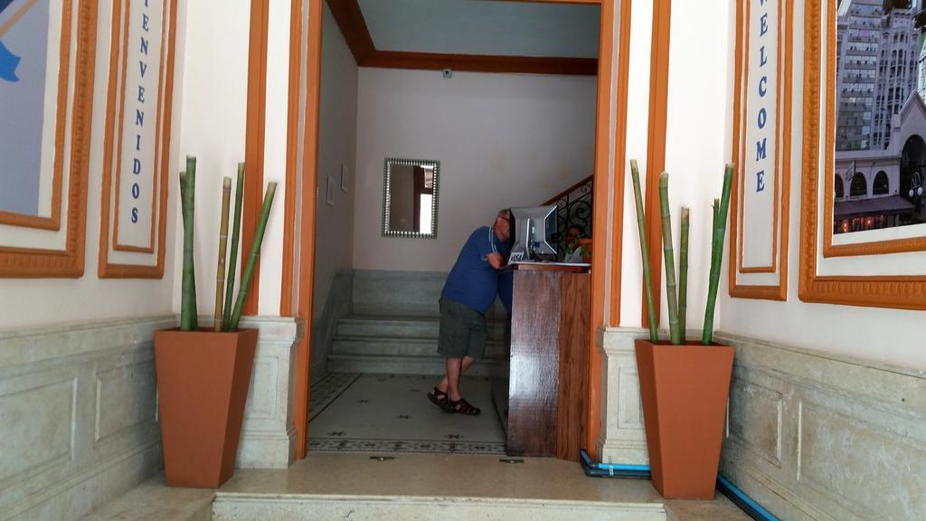 Posada Del Gaucho Hostel Монтевидео Екстериор снимка