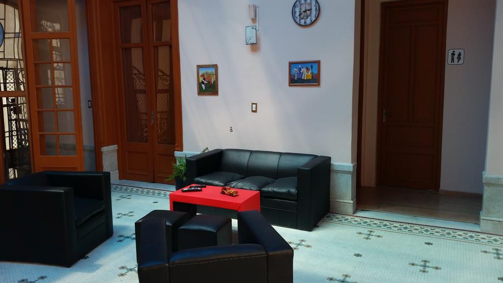 Posada Del Gaucho Hostel Монтевидео Екстериор снимка