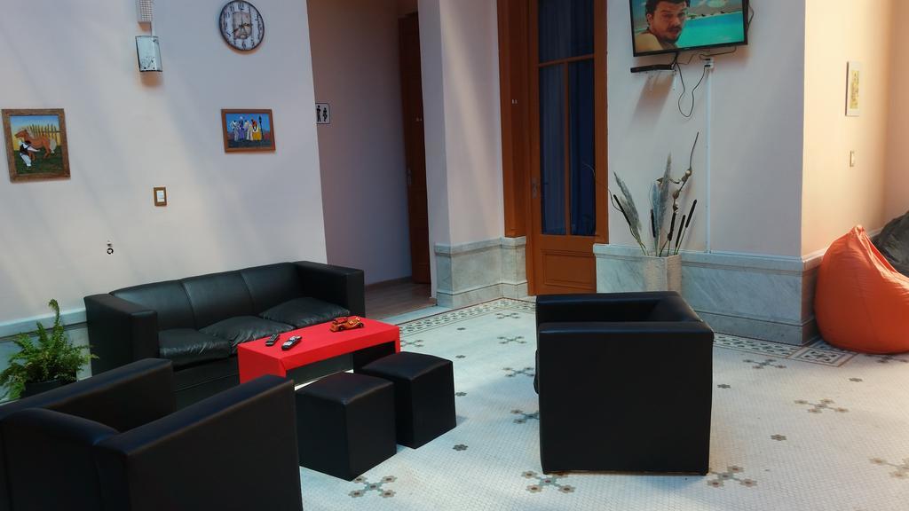 Posada Del Gaucho Hostel Монтевидео Екстериор снимка